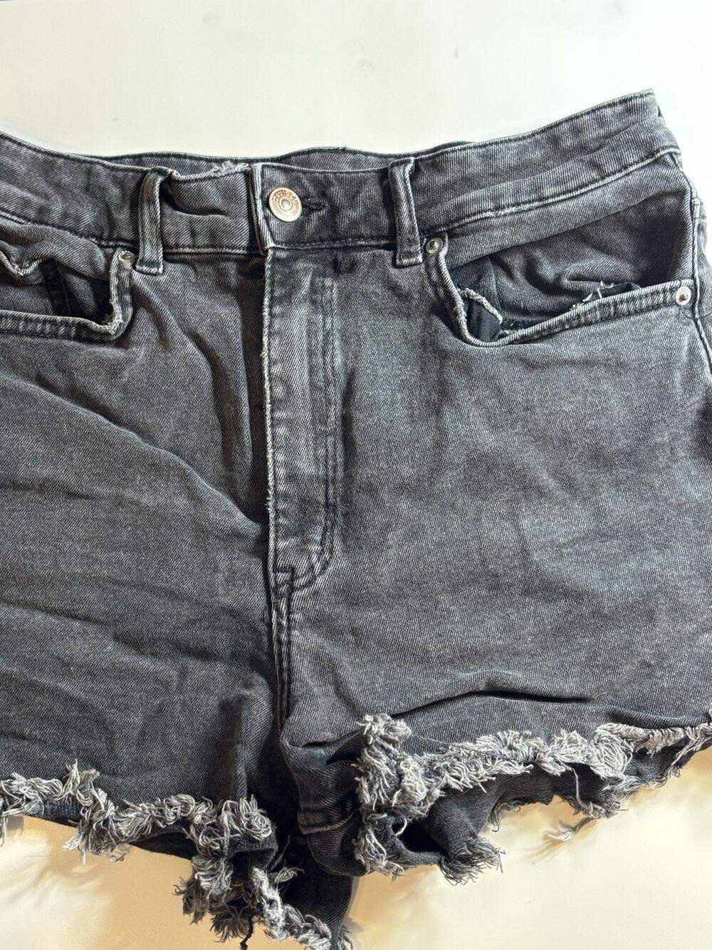 H&M Divided Black Denim Mid-Rise Cut Off Shorts Size 8 5-Pocket Button